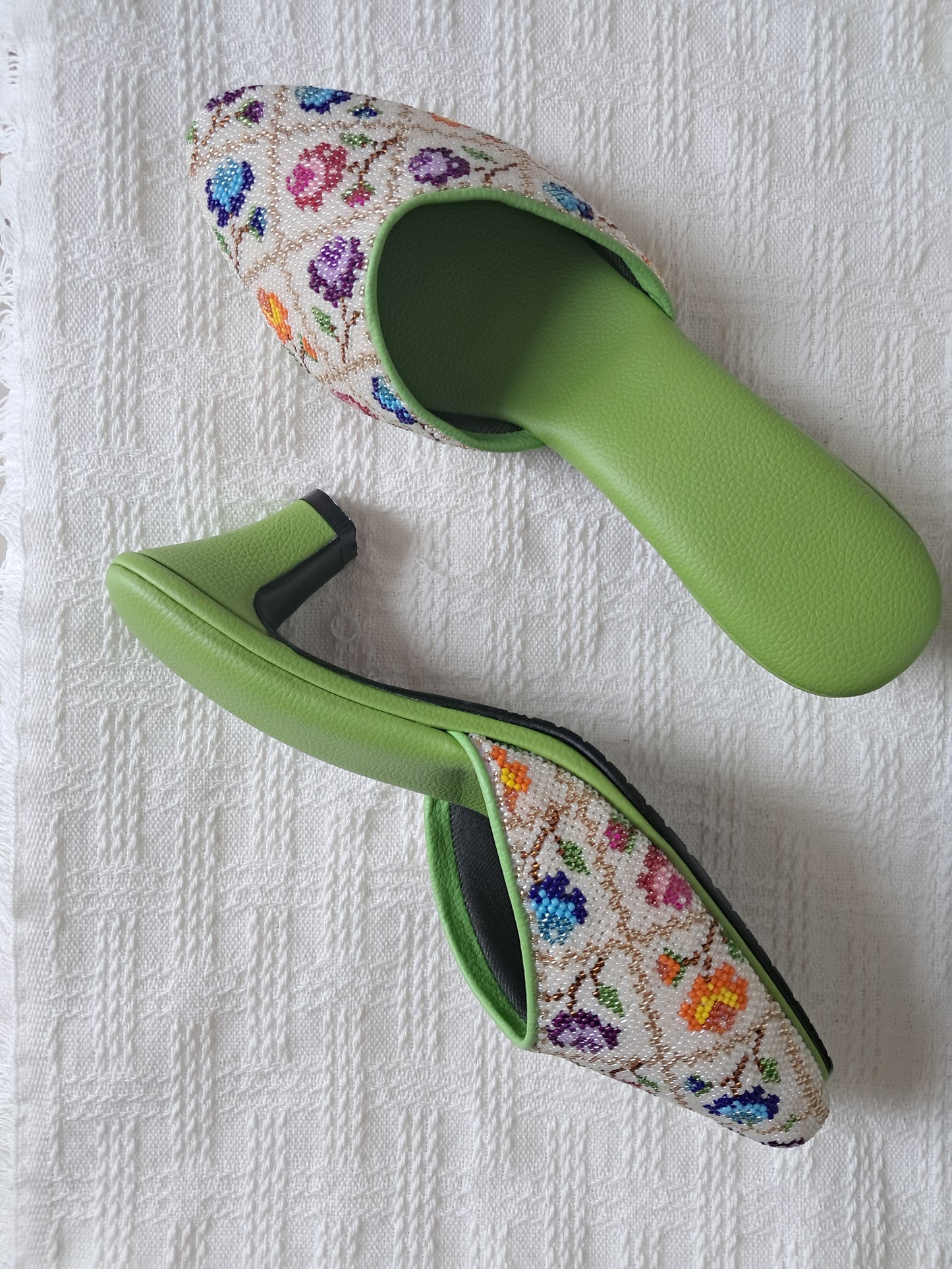 CT010 - Close Toe Big Bead Design