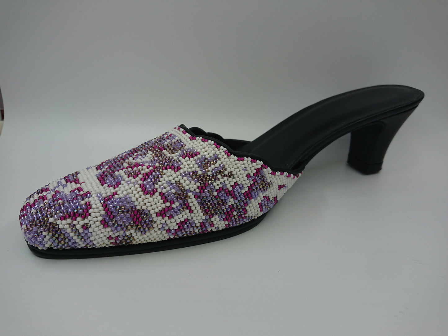 CT011 - Close Toe Big Bead Design