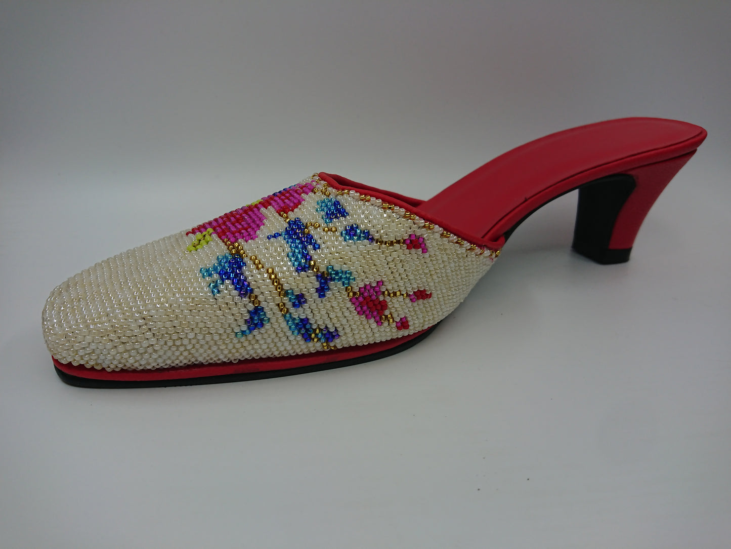CT012 - Close Toe Big Bead Design