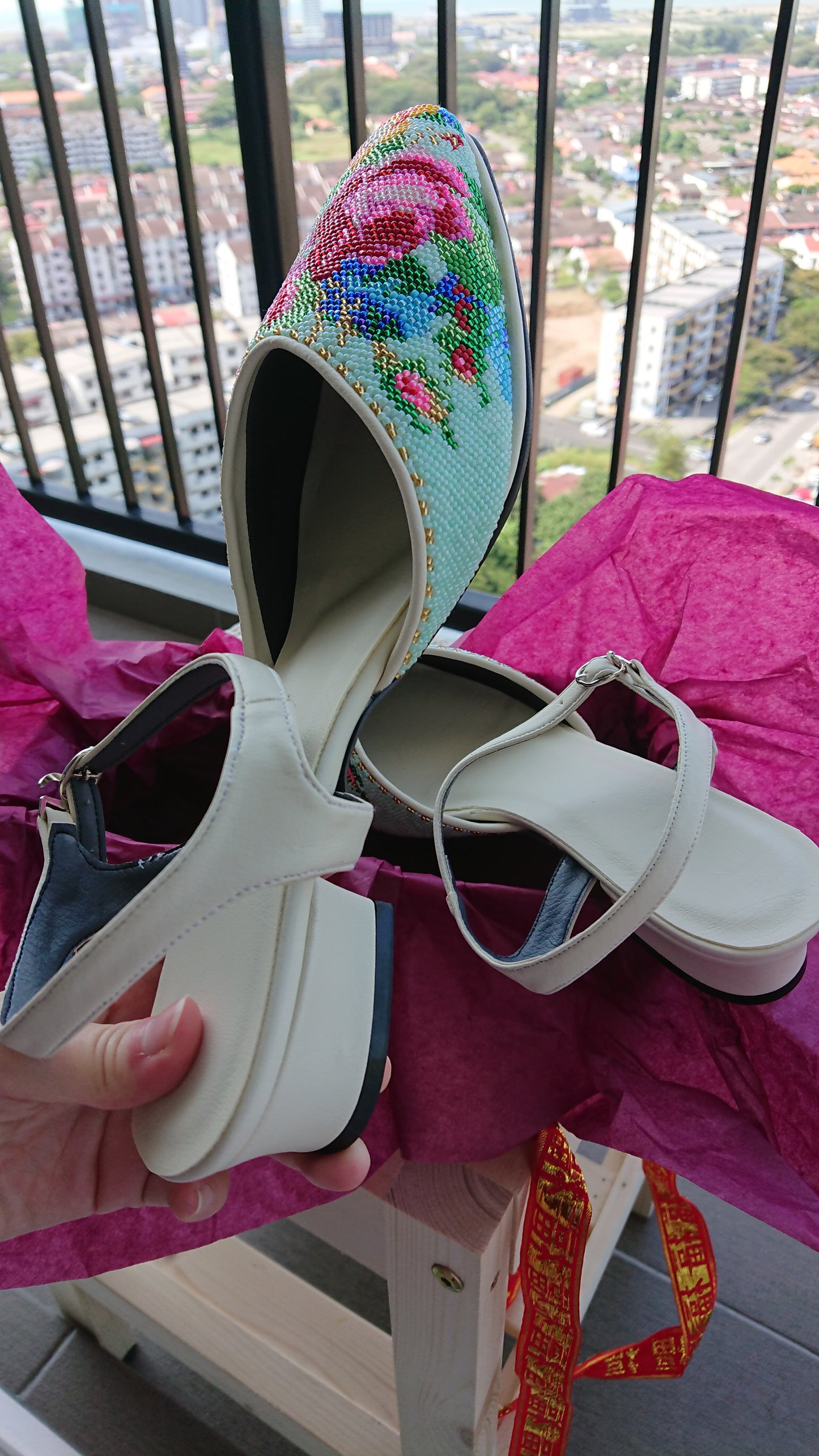 CT049 - Close Toe Big Bead Design