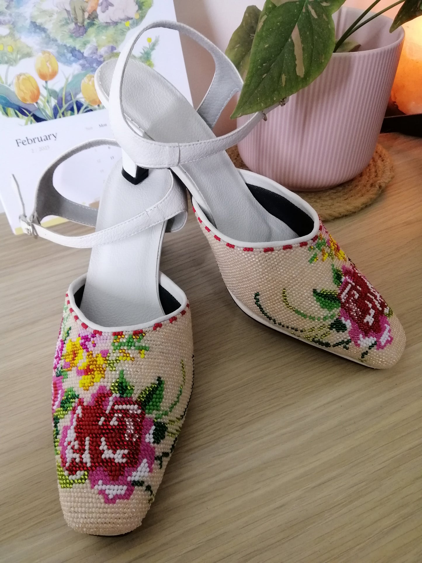 CT062 - Close Toe Big Bead Design