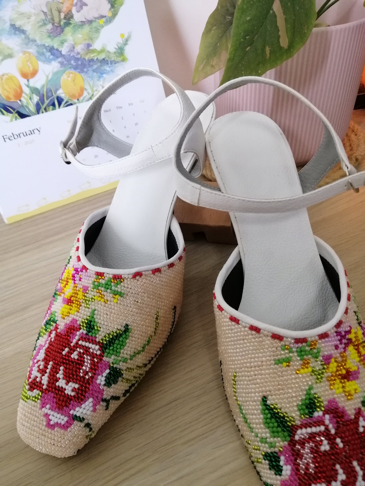 CT062 - Close Toe Big Bead Design