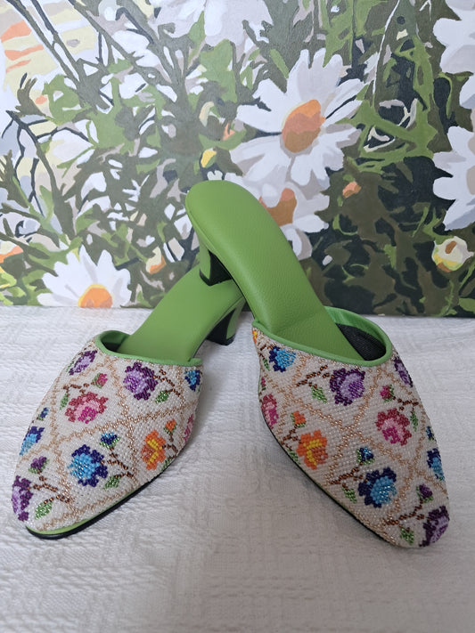 CT010 - Close Toe Big Bead Design