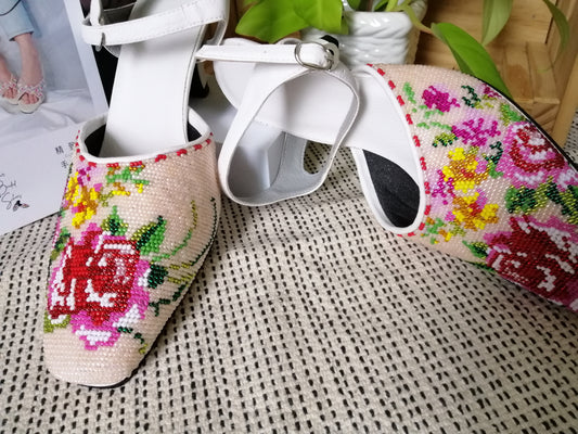 CT062 - Close Toe Big Bead Design